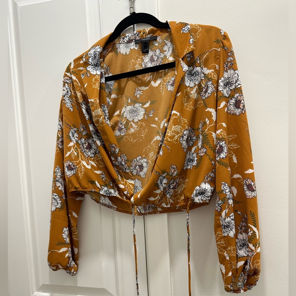 Forever21 women’s floral blouse